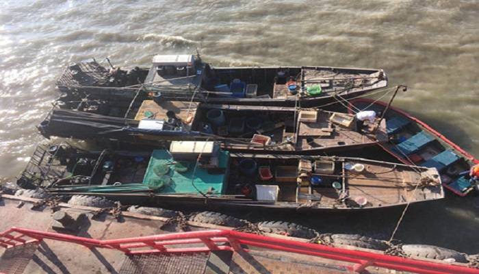 南沙区:渔政联合中国海警连夜查获3艘涉嫌非法电鱼“三无”船
