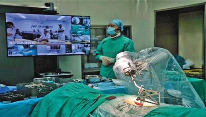 解放军总医院成功开展全军首例妇科人工智能远程手术